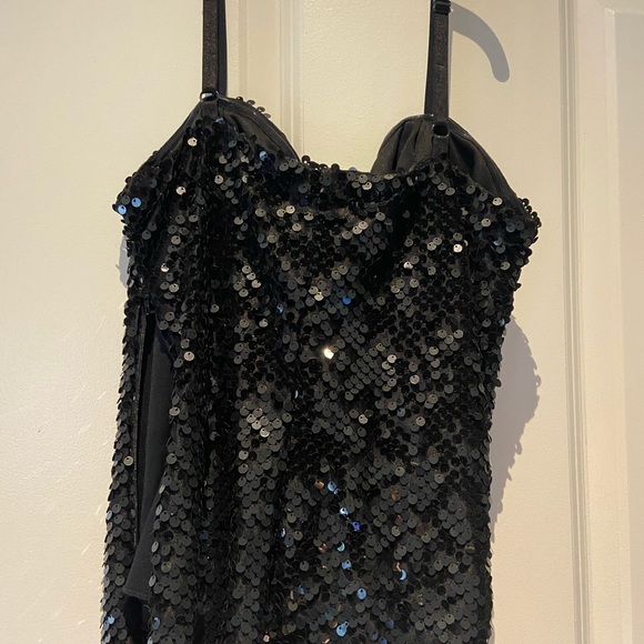 Guess black sequins top used - Picture 2 of 4